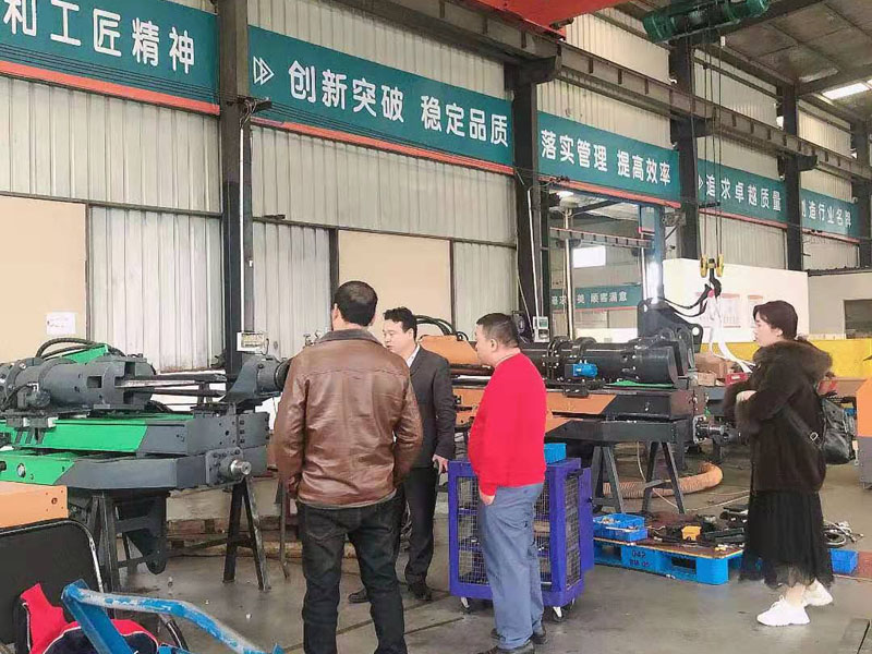 機(jī)載式巖石劈裂機(jī)一開能產(chǎn)多少方？